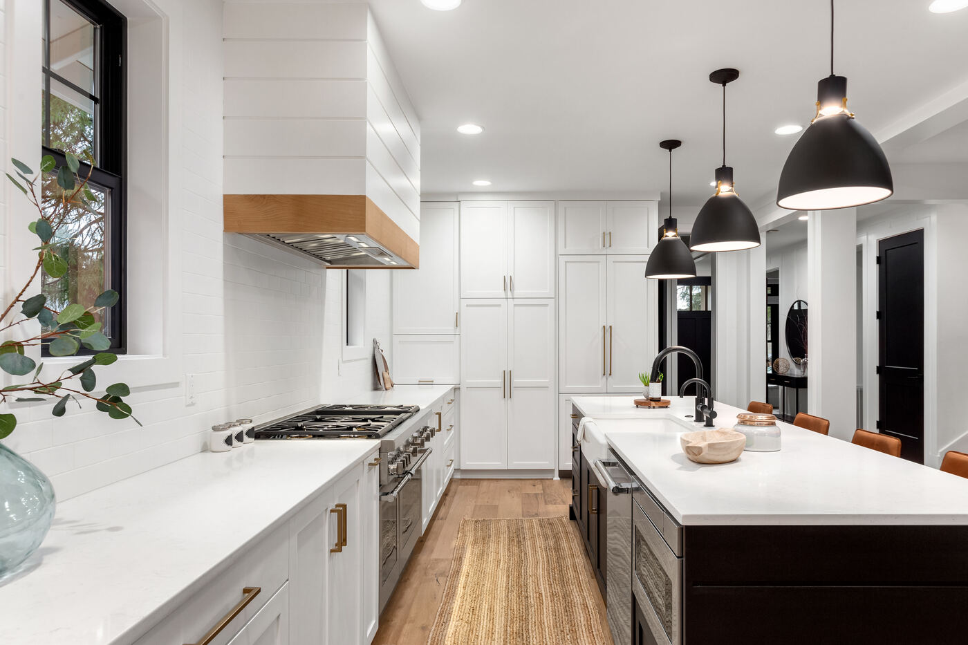 Two-tone kitchen remodel with hardwood floors — Houston Texas